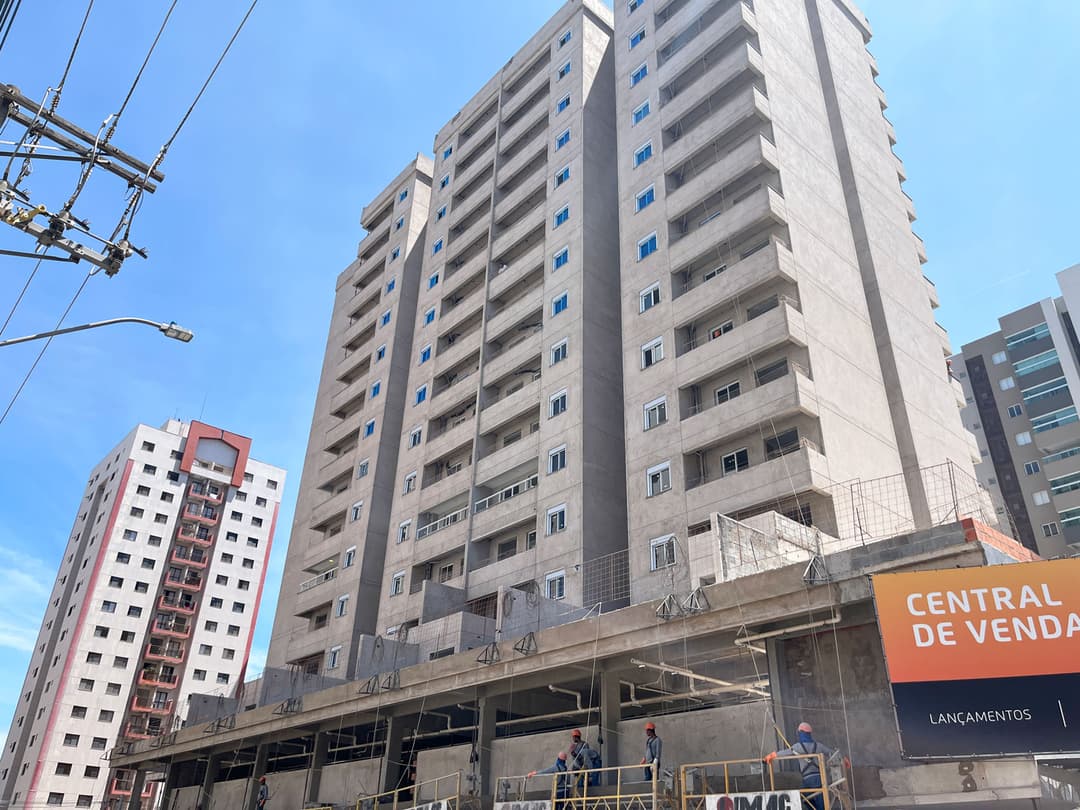 Mostrar o desenvolvimento da construção do Next Lounge Home.