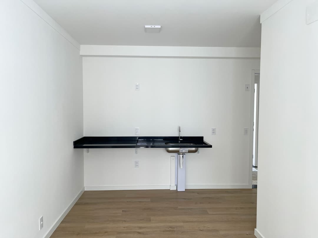 Mostrar o desenvolvimento da construção do Next Lounge Home.