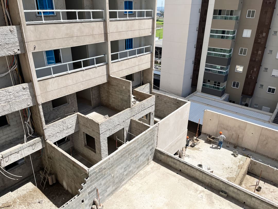 Mostrar o desenvolvimento da construção do Next Lounge Home.